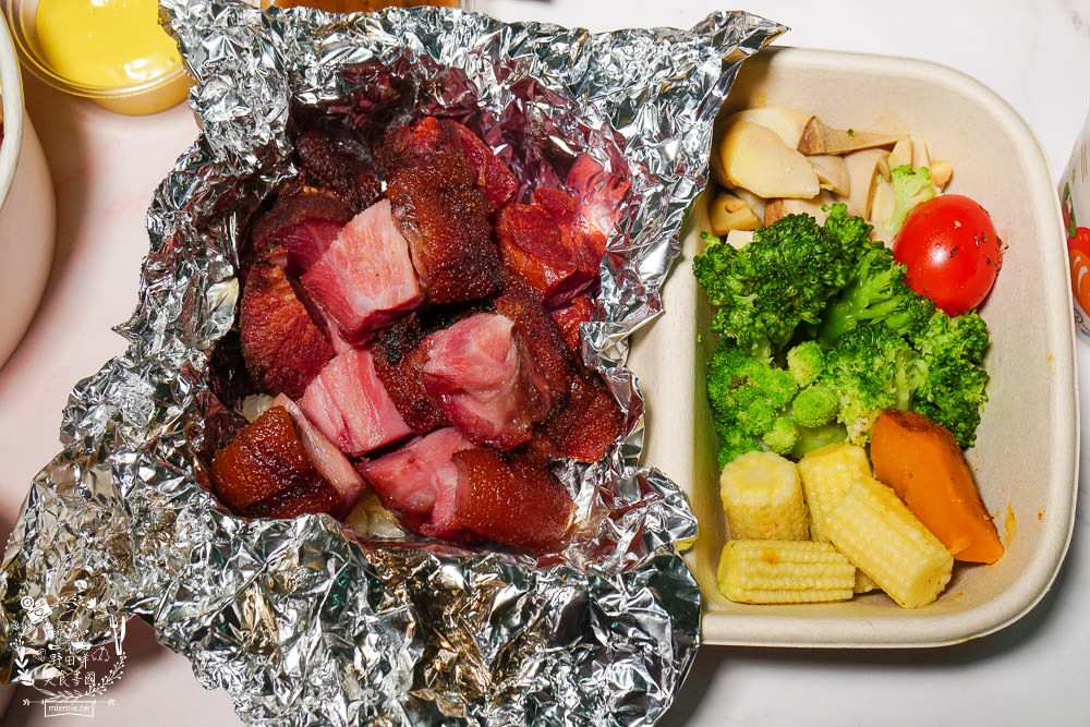 高雄牛室炙燒牛排超澎湃外帶便當!最低59元起?經典牛排必點推薦!珍奶披薩超好吃!