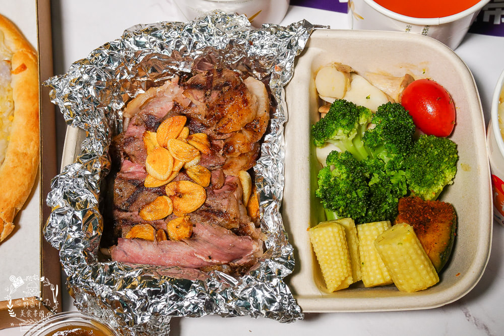 高雄牛室炙燒牛排超澎湃外帶便當!最低59元起?經典牛排必點推薦!珍奶披薩超好吃!