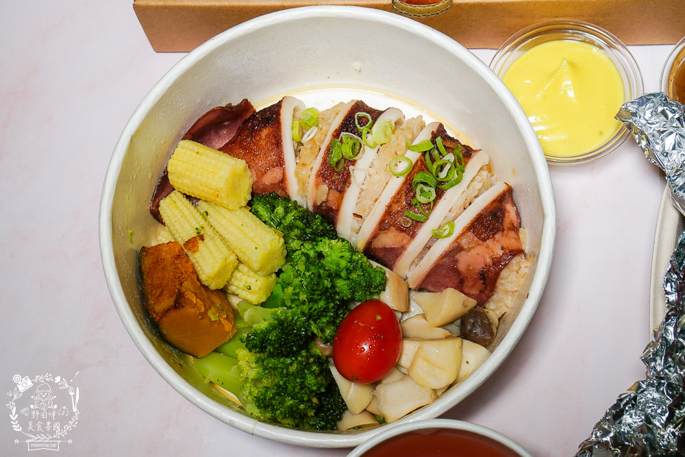 高雄牛室炙燒牛排超澎湃外帶便當!最低59元起?經典牛排必點推薦!珍奶披薩超好吃!