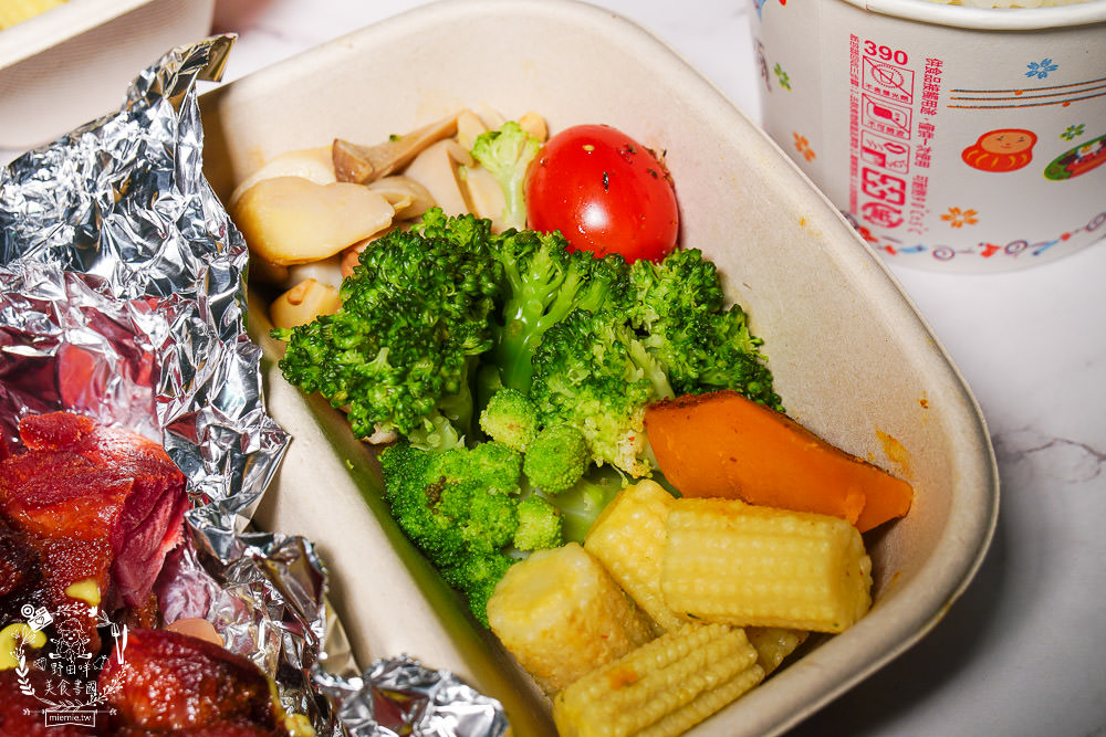 高雄牛室炙燒牛排超澎湃外帶便當!最低59元起?經典牛排必點推薦!珍奶披薩超好吃!