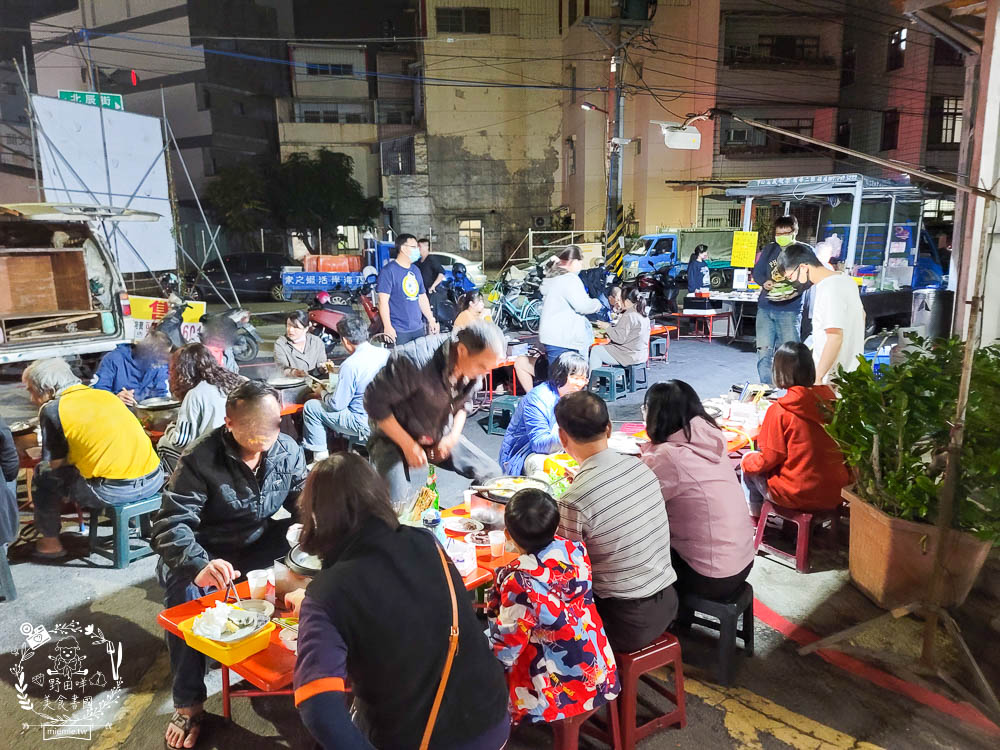 高雄隱藏版夜市[牛潮埔夜市]每周三才有的小夜市!超多人氣排隊美食!炸彈蔥油餅+沙威瑪+QQ球+東山鴨頭+酥炸大魷魚必吃!