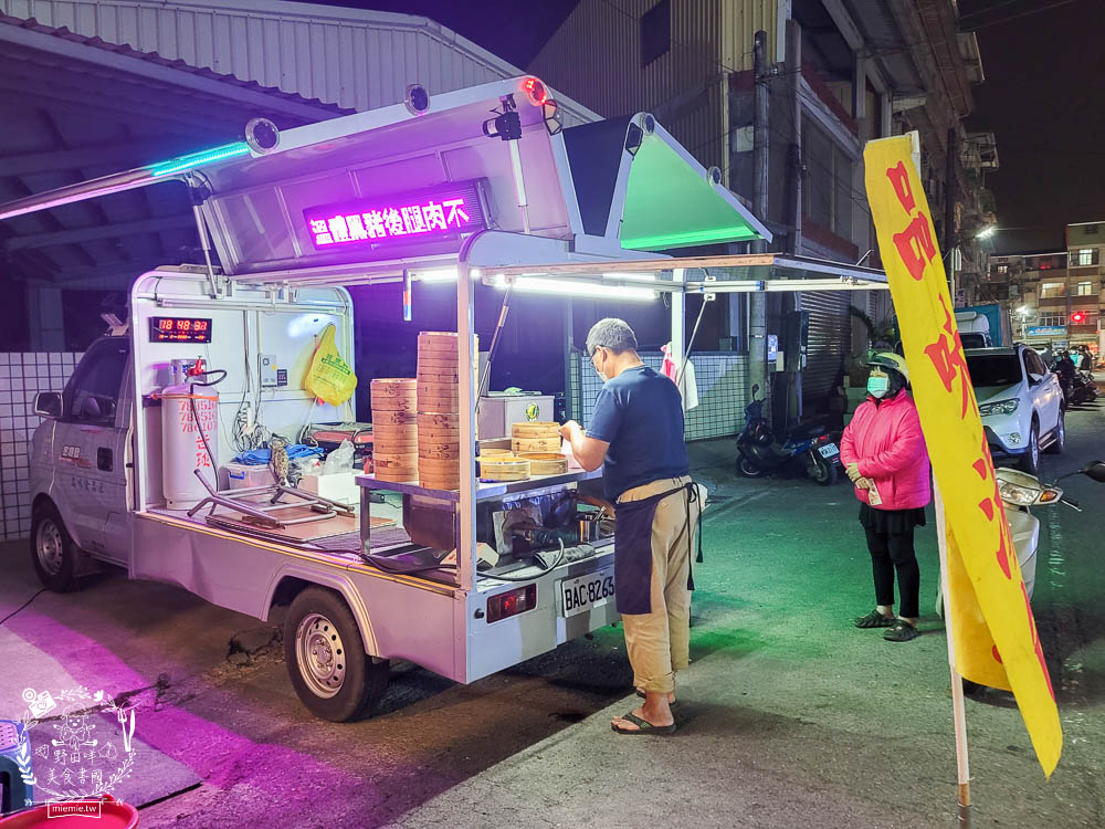 高雄隱藏版夜市[牛潮埔夜市]每周三才有的小夜市!超多人氣排隊美食!炸彈蔥油餅+沙威瑪+QQ球+東山鴨頭+酥炸大魷魚必吃!