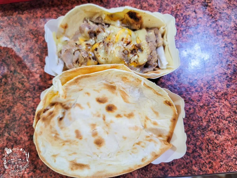 高雄隱藏版夜市[牛潮埔夜市]每周三才有的小夜市!超多人氣排隊美食!炸彈蔥油餅+沙威瑪+QQ球+東山鴨頭+酥炸大魷魚必吃!