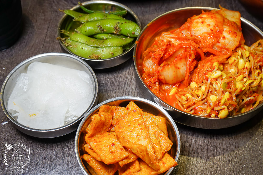 高雄烤肉推薦[牧穀韓式烤肉]韓國烤肉搭配夢幻調酒好過癮!專人燒烤服務可以爽吃燒肉