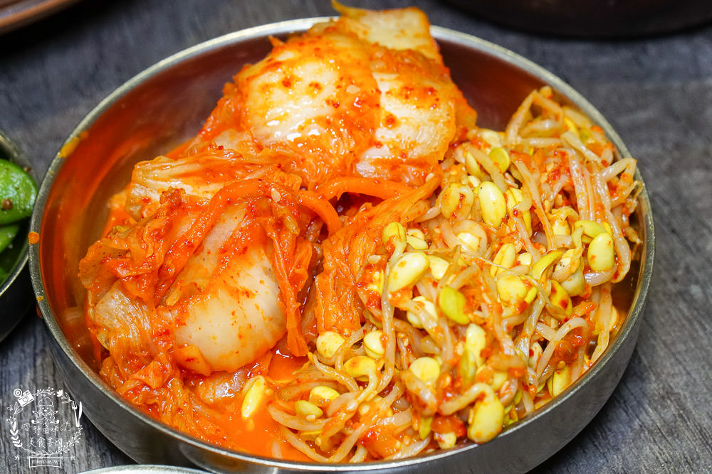 高雄烤肉推薦[牧穀韓式烤肉]韓國烤肉搭配夢幻調酒好過癮!專人燒烤服務可以爽吃燒肉