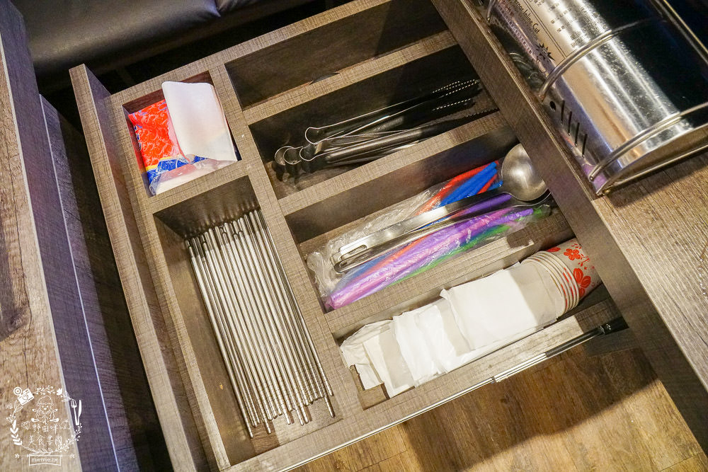 高雄烤肉推薦[牧穀韓式烤肉]韓國烤肉搭配夢幻調酒好過癮!專人燒烤服務可以爽吃燒肉