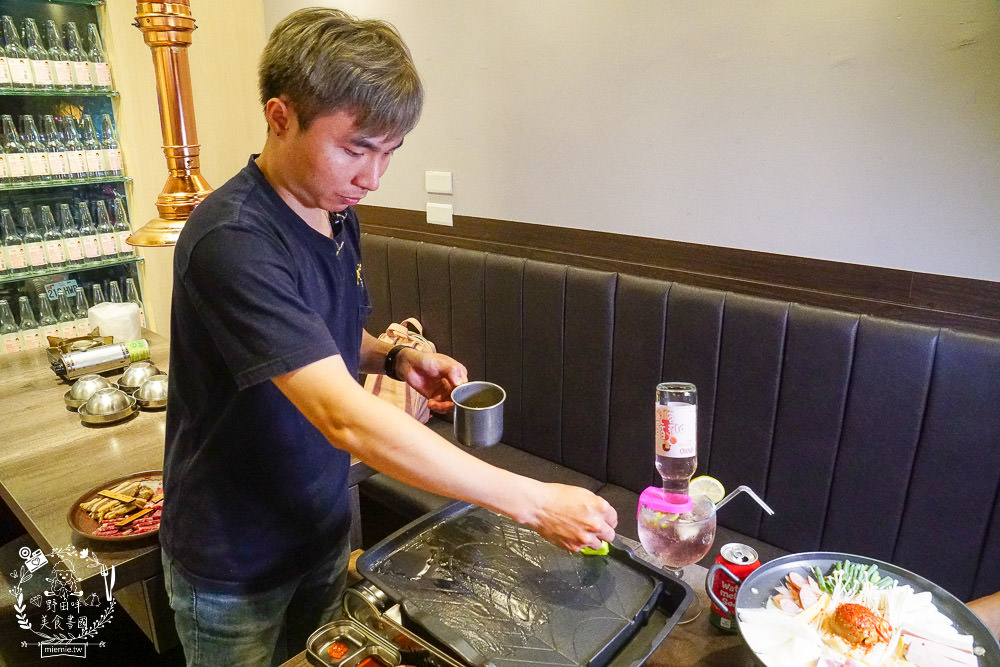 高雄烤肉推薦[牧穀韓式烤肉]韓國烤肉搭配夢幻調酒好過癮!專人燒烤服務可以爽吃燒肉