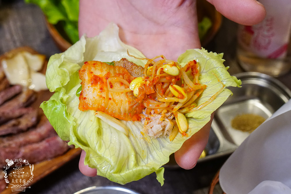 高雄烤肉推薦[牧穀韓式烤肉]韓國烤肉搭配夢幻調酒好過癮!專人燒烤服務可以爽吃燒肉