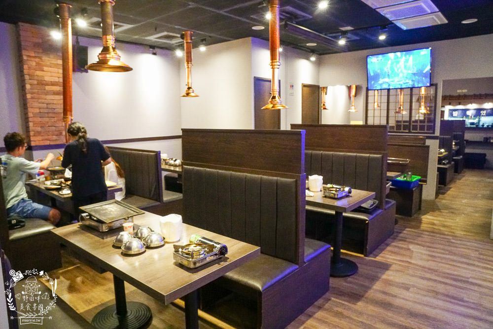 高雄烤肉推薦[牧穀韓式烤肉]韓國烤肉搭配夢幻調酒好過癮!專人燒烤服務可以爽吃燒肉