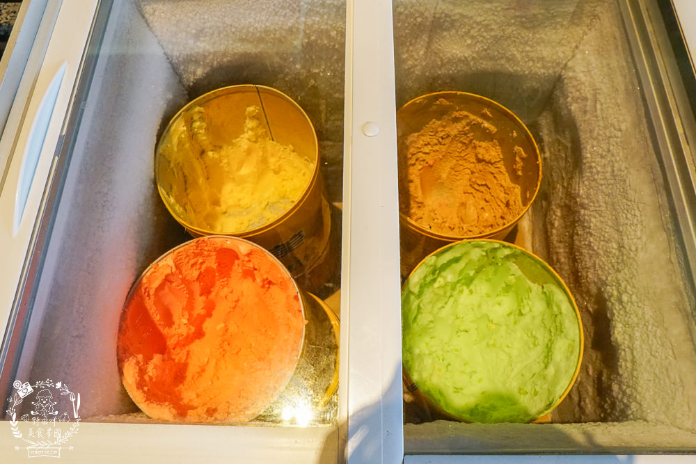 高雄[玖玖香一品鍋火鍋吃到飽]60種以上選擇只要498元還不收服務費!鮮美蛤蜊鍋超人氣推薦!