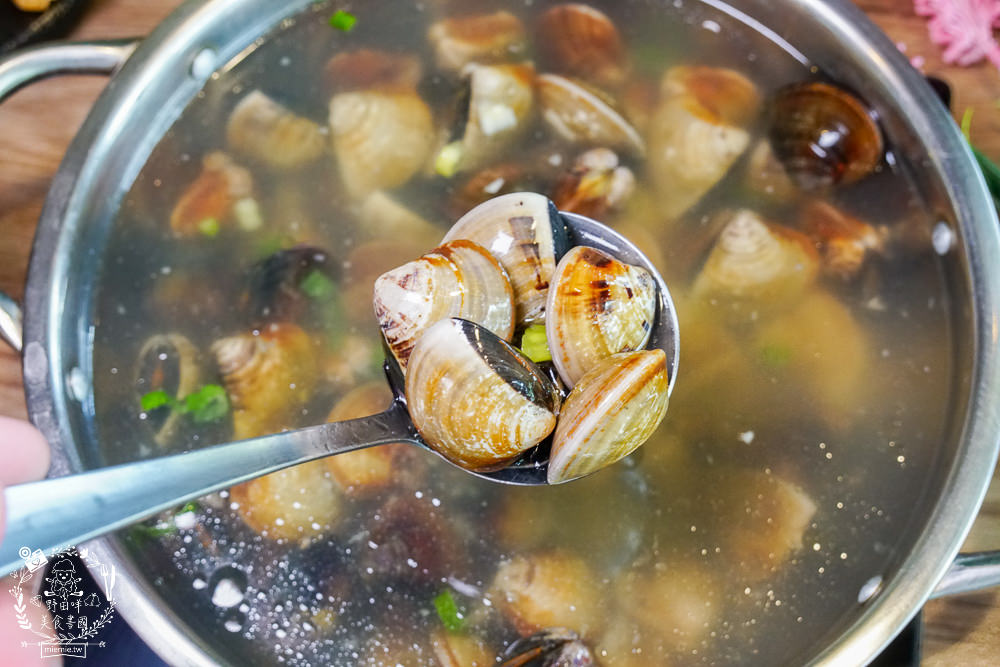 高雄[玖玖香一品鍋火鍋吃到飽]60種以上選擇只要498元還不收服務費!鮮美蛤蜊鍋超人氣推薦!