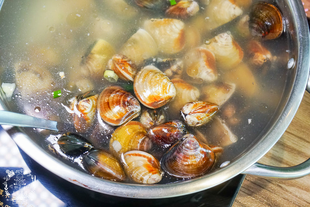 高雄[玖玖香一品鍋火鍋吃到飽]60種以上選擇只要498元還不收服務費!鮮美蛤蜊鍋超人氣推薦!
