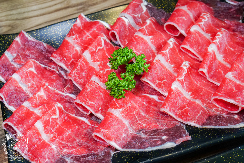 高雄[玖玖香一品鍋火鍋吃到飽]60種以上選擇只要498元還不收服務費!鮮美蛤蜊鍋超人氣推薦!