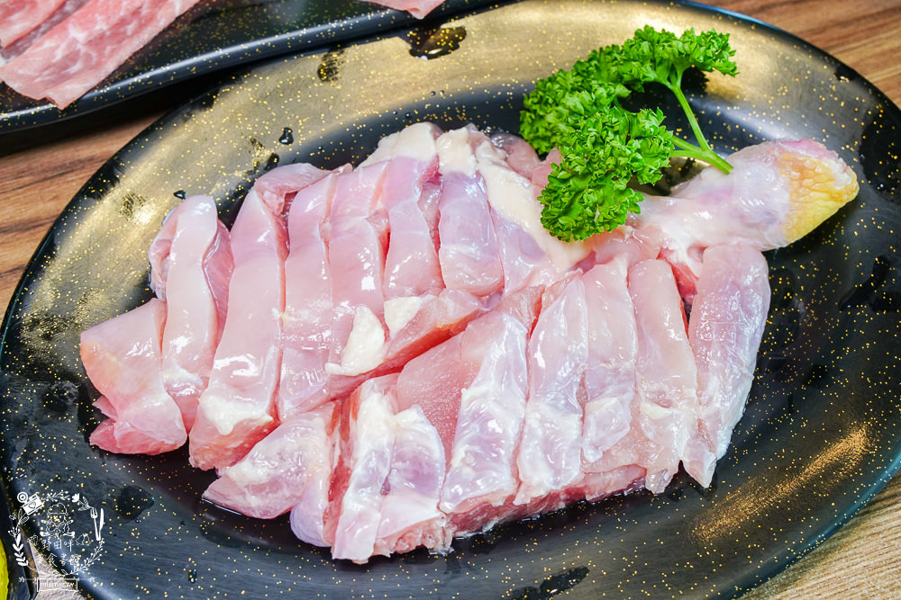 高雄[玖玖香一品鍋火鍋吃到飽]60種以上選擇只要498元還不收服務費!鮮美蛤蜊鍋超人氣推薦!