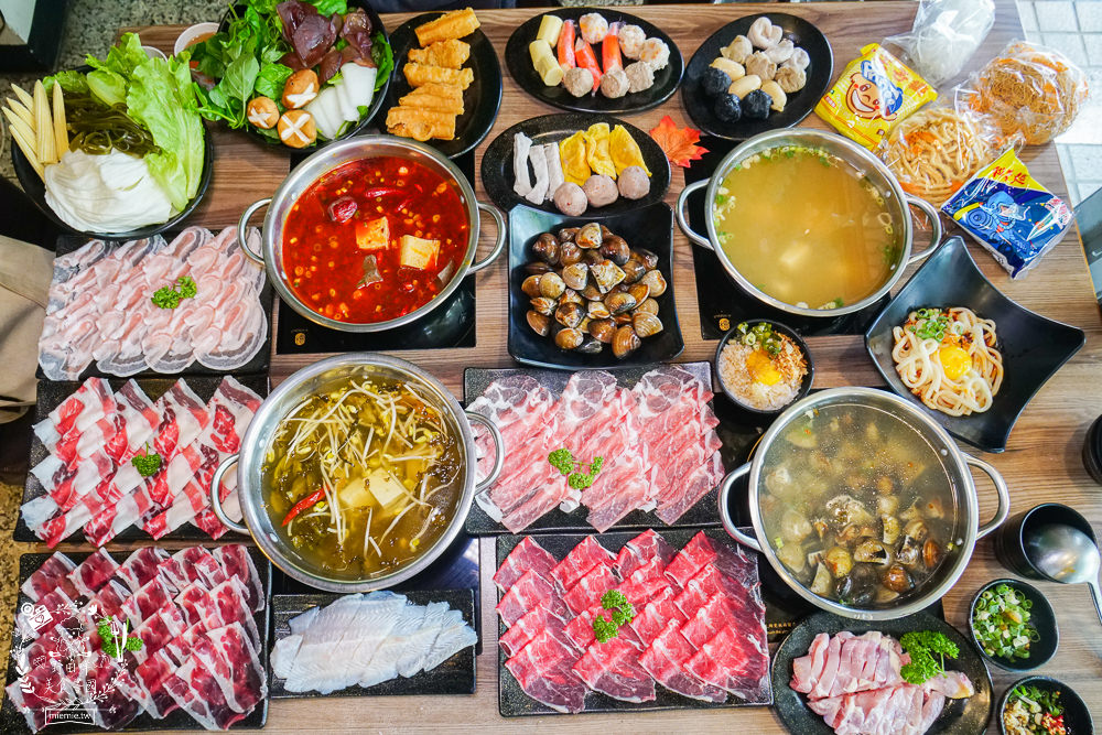 高雄[玖玖香一品鍋火鍋吃到飽]60種以上選擇只要498元還不收服務費!鮮美蛤蜊鍋超人氣推薦!