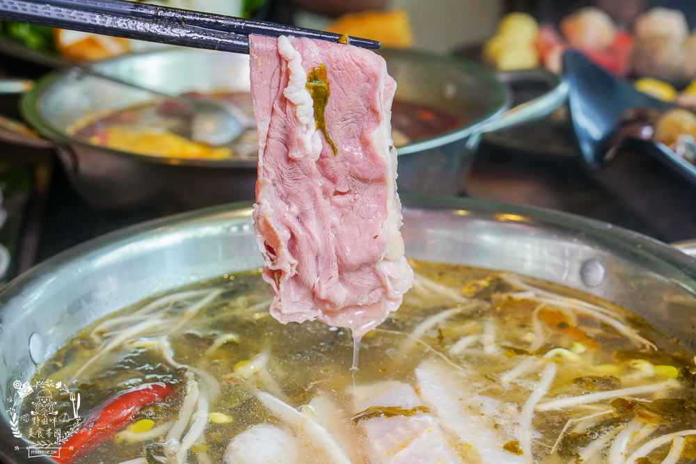 高雄[玖玖香一品鍋火鍋吃到飽]60種以上選擇只要498元還不收服務費!鮮美蛤蜊鍋超人氣推薦!