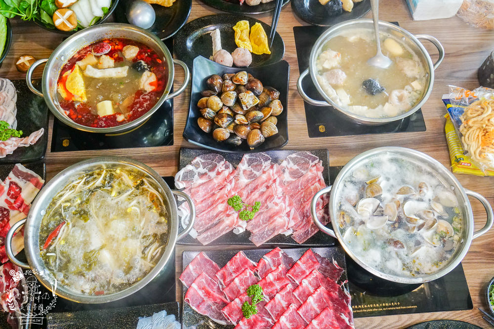 高雄[玖玖香一品鍋火鍋吃到飽]60種以上選擇只要498元還不收服務費!鮮美蛤蜊鍋超人氣推薦!