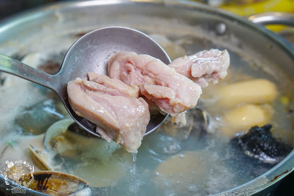 高雄[玖玖香一品鍋火鍋吃到飽]60種以上選擇只要498元還不收服務費!鮮美蛤蜊鍋超人氣推薦!