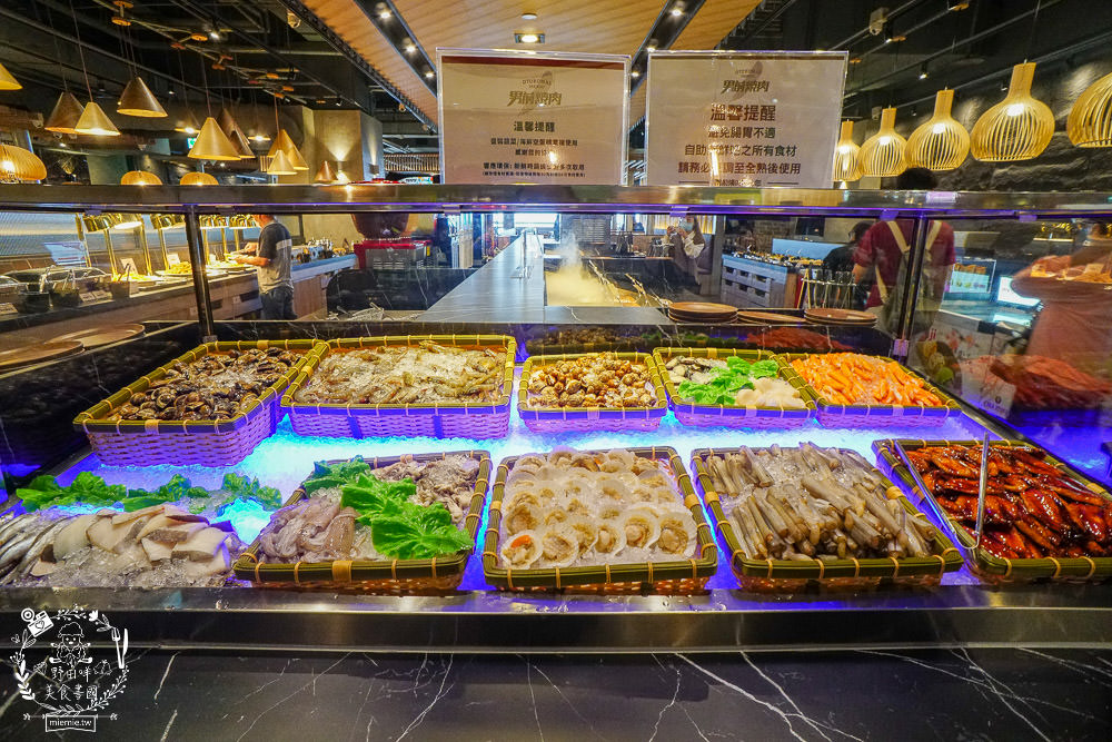 高雄[男前燒肉火烤兩吃吃到飽]泉成集團新品牌入駐夢時代!超霸氣88品自助吧最低688元起
