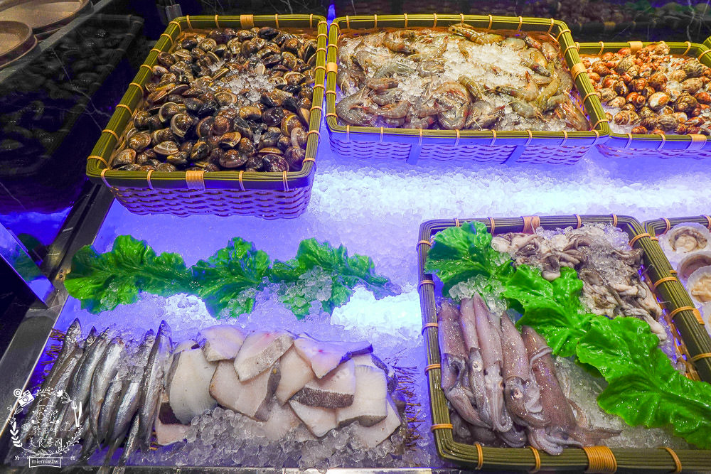 高雄[男前燒肉火烤兩吃吃到飽]泉成集團新品牌入駐夢時代!超霸氣88品自助吧最低688元起