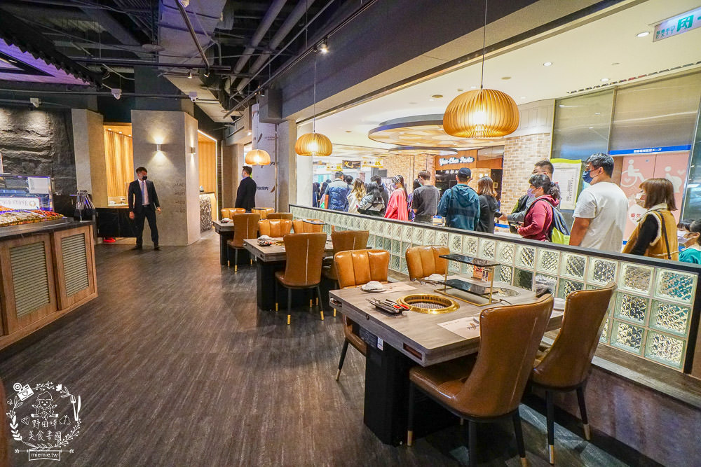 高雄[男前燒肉火烤兩吃吃到飽]泉成集團新品牌入駐夢時代!超霸氣88品自助吧最低688元起