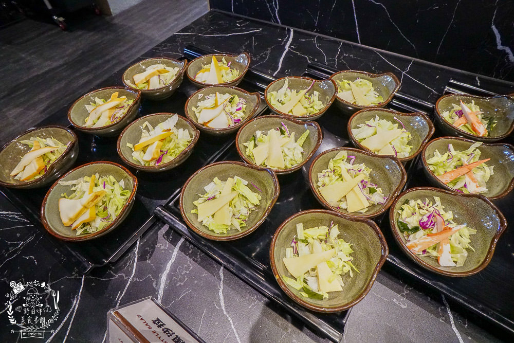 高雄[男前燒肉火烤兩吃吃到飽]泉成集團新品牌入駐夢時代!超霸氣88品自助吧最低688元起