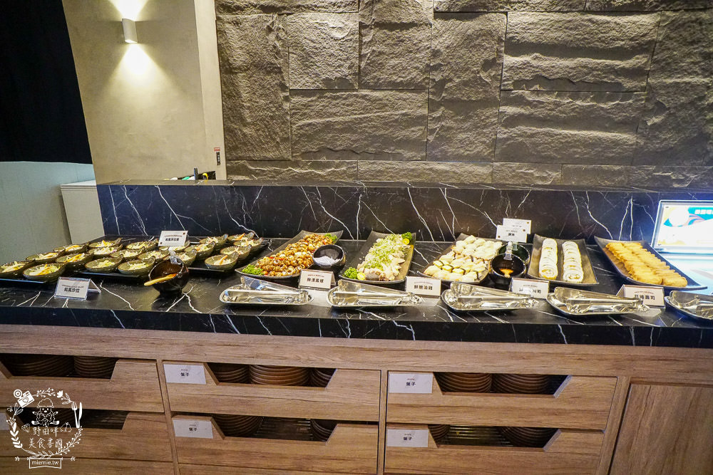 高雄[男前燒肉火烤兩吃吃到飽]泉成集團新品牌入駐夢時代!超霸氣88品自助吧最低688元起