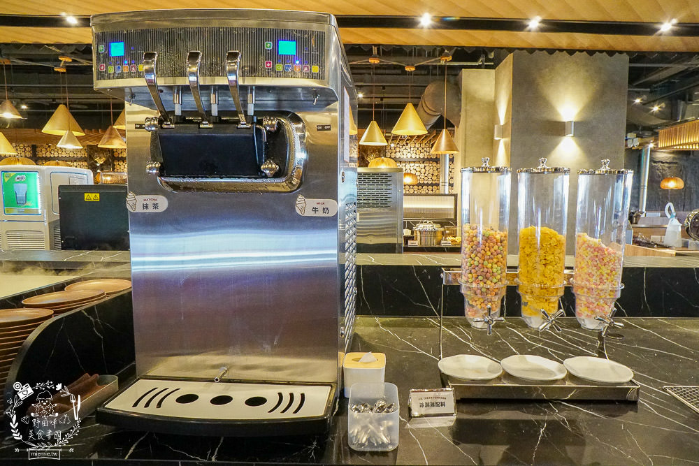 高雄[男前燒肉火烤兩吃吃到飽]泉成集團新品牌入駐夢時代!超霸氣88品自助吧最低688元起