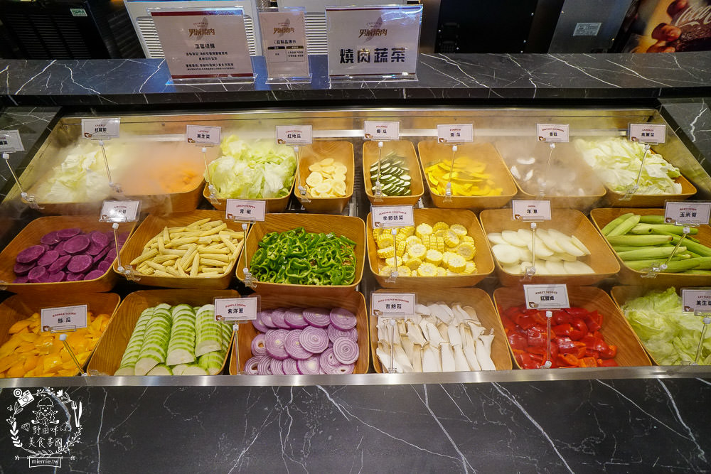 高雄[男前燒肉火烤兩吃吃到飽]泉成集團新品牌入駐夢時代!超霸氣88品自助吧最低688元起