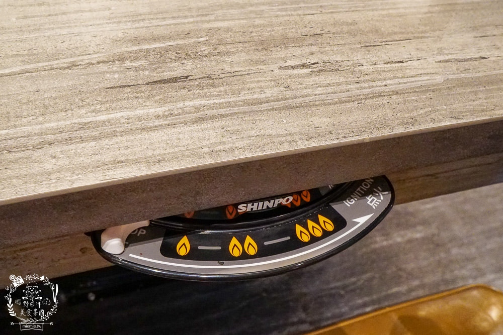 高雄[男前燒肉火烤兩吃吃到飽]泉成集團新品牌入駐夢時代!超霸氣88品自助吧最低688元起