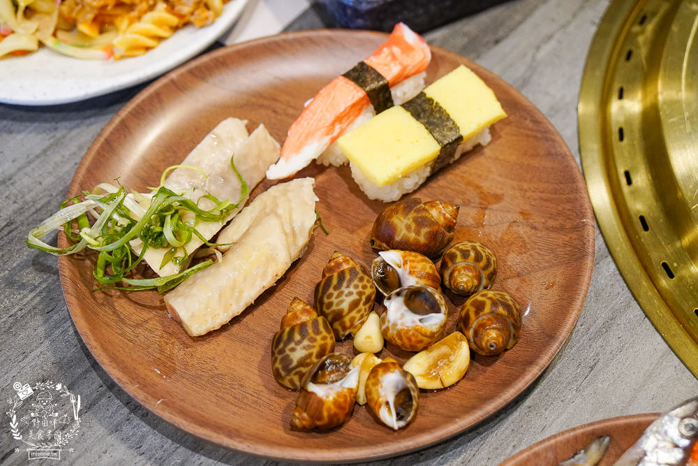 高雄[男前燒肉火烤兩吃吃到飽]泉成集團新品牌入駐夢時代!超霸氣88品自助吧最低688元起