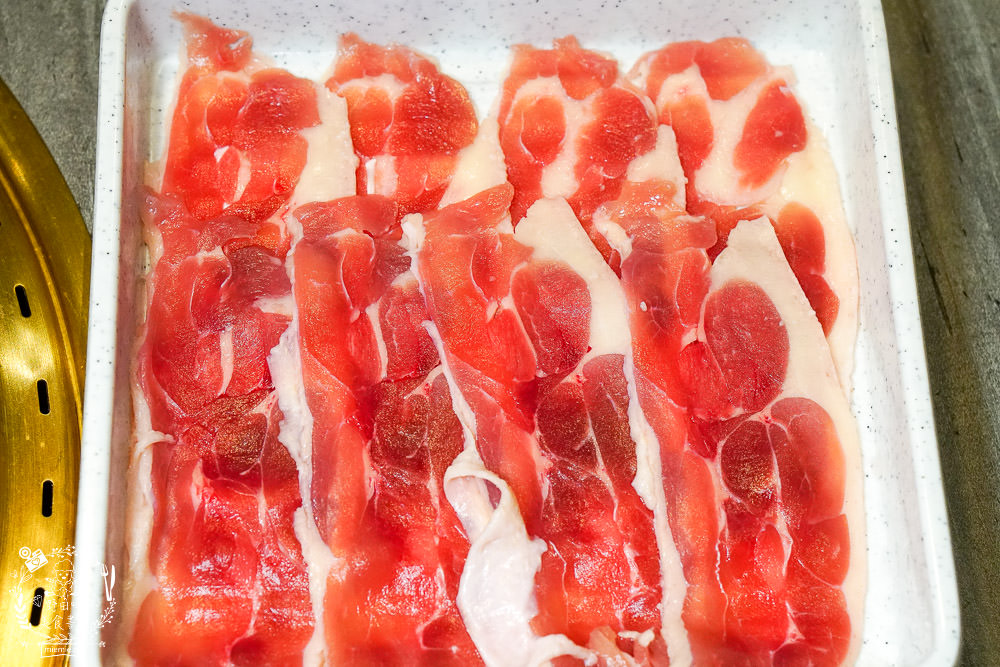 高雄[男前燒肉火烤兩吃吃到飽]泉成集團新品牌入駐夢時代!超霸氣88品自助吧最低688元起