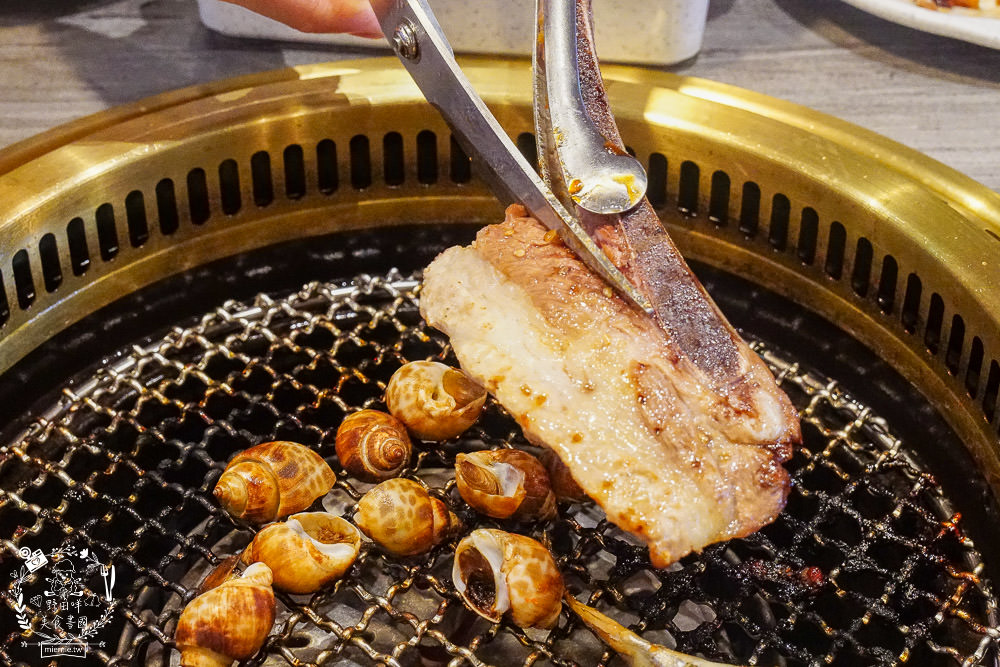 高雄[男前燒肉火烤兩吃吃到飽]泉成集團新品牌入駐夢時代!超霸氣88品自助吧最低688元起