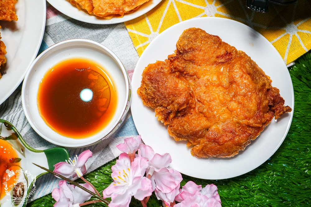 異食界E world 異國料理專賣|中韓日泰式料理一次擁有的特色便當店!山東正宗黃燜雞銷魂推薦!