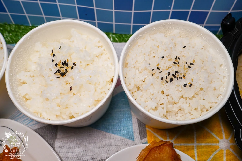 異食界E world 異國料理專賣|中韓日泰式料理一次擁有的特色便當店!山東正宗黃燜雞銷魂推薦!