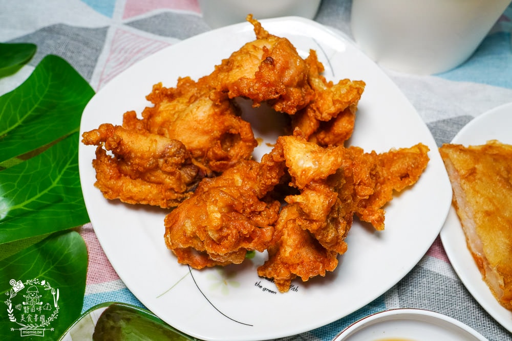 異食界E world 異國料理專賣|中韓日泰式料理一次擁有的特色便當店!山東正宗黃燜雞銷魂推薦!