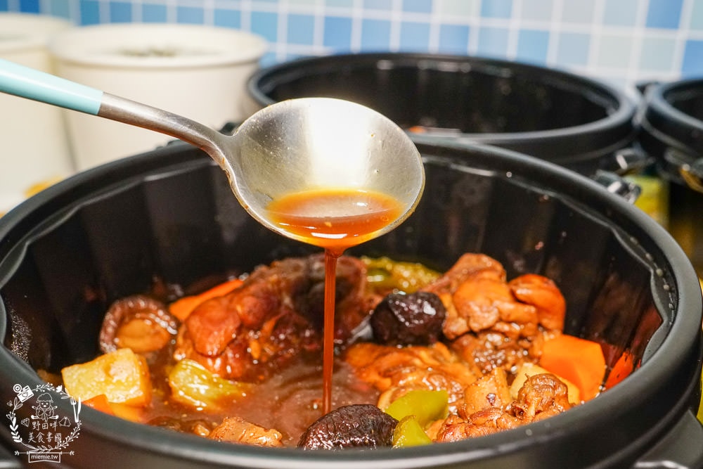 異食界E world 異國料理專賣|中韓日泰式料理一次擁有的特色便當店!山東正宗黃燜雞銷魂推薦!