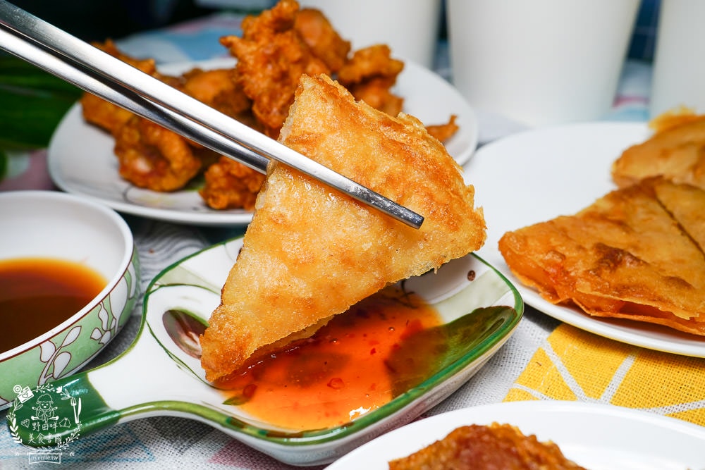 異食界E world 異國料理專賣|中韓日泰式料理一次擁有的特色便當店!山東正宗黃燜雞銷魂推薦!