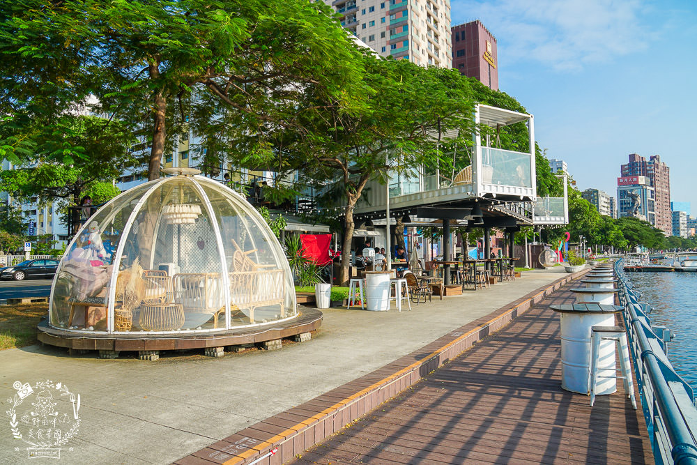高雄[白色戀人貨櫃屋]超好拍照的夢幻網美餐廳!夕陽下的河畔美炸!