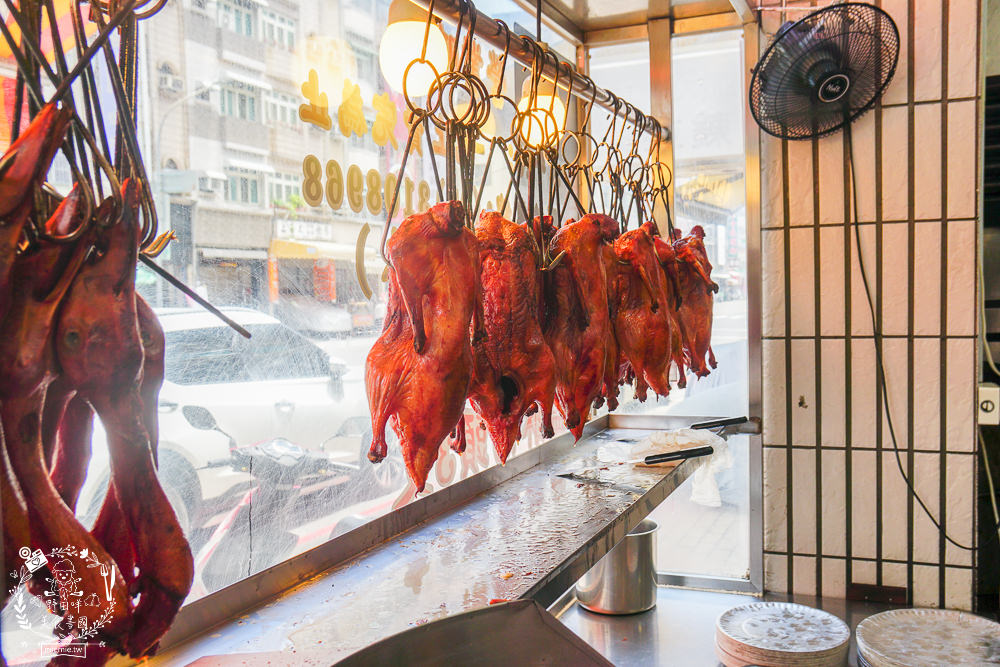 高雄[真佳味烤鴨]烤鴨三吃人氣推薦!手工餅皮厚實Q彈!闆娘超級親切預訂很方便!