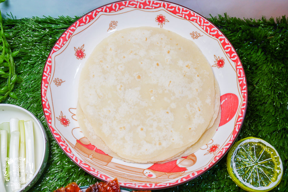 高雄[真佳味烤鴨]烤鴨三吃人氣推薦!手工餅皮厚實Q彈!闆娘超級親切預訂很方便!