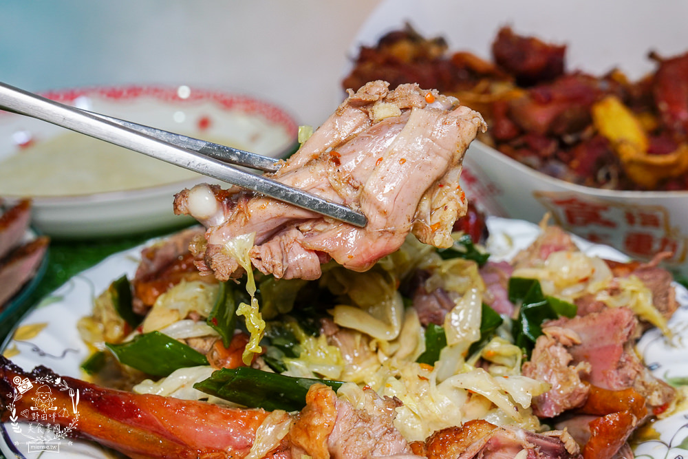 高雄[真佳味烤鴨]烤鴨三吃人氣推薦!手工餅皮厚實Q彈!闆娘超級親切預訂很方便!