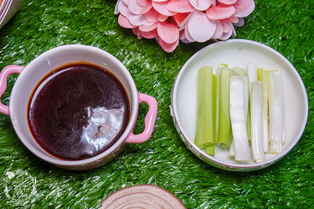 高雄[真佳味烤鴨]烤鴨三吃人氣推薦!手工餅皮厚實Q彈!闆娘超級親切預訂很方便!