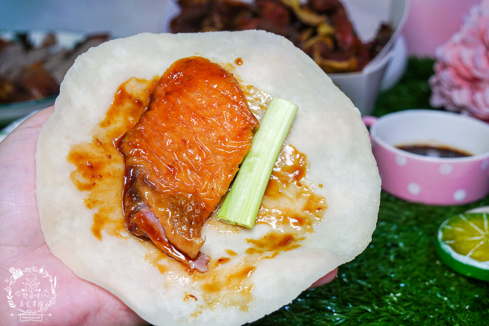 高雄[真佳味烤鴨]烤鴨三吃人氣推薦!手工餅皮厚實Q彈!闆娘超級親切預訂很方便!