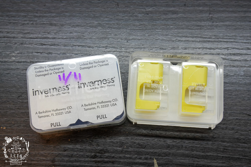 高雄穿耳洞推薦[破銅爛鐵銀飾]使用美國原裝進口的穿耳器具!穿耳師還有考核證照哦!925純銀飾品專賣店
