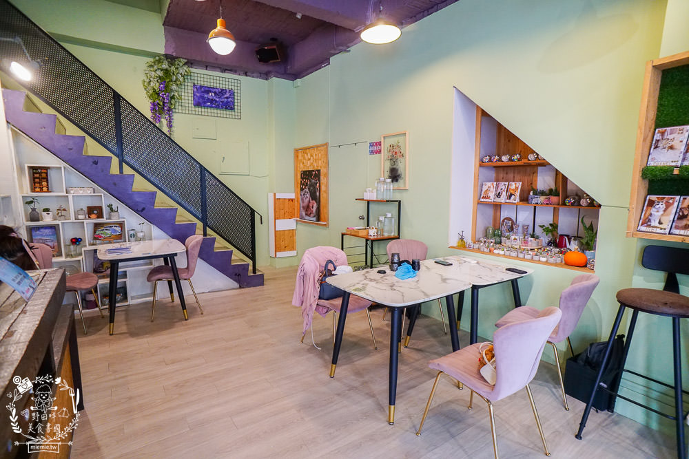 秋樂主義貓咪跑跑咖啡廳Kitty Running|台中超萌Q的貓咪咖啡廳!超多貓咪陪你玩翻天!