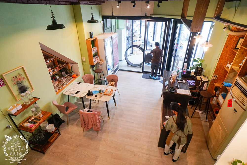 秋樂主義貓咪跑跑咖啡廳Kitty Running|台中超萌Q的貓咪咖啡廳!超多貓咪陪你玩翻天!