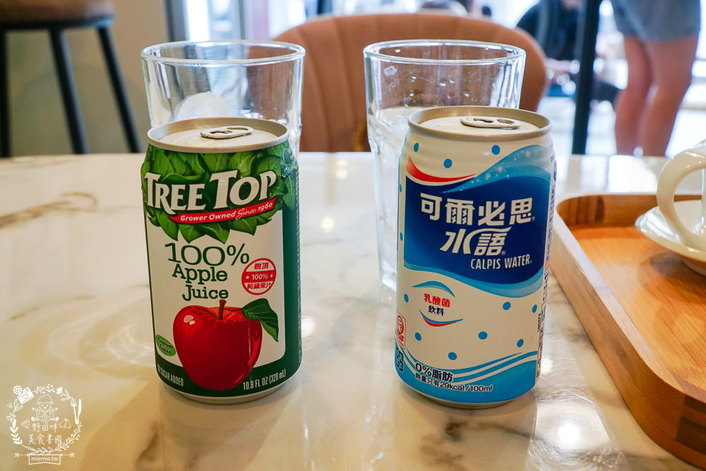 秋樂主義貓咪跑跑咖啡廳Kitty Running|台中超萌Q的貓咪咖啡廳!超多貓咪陪你玩翻天!