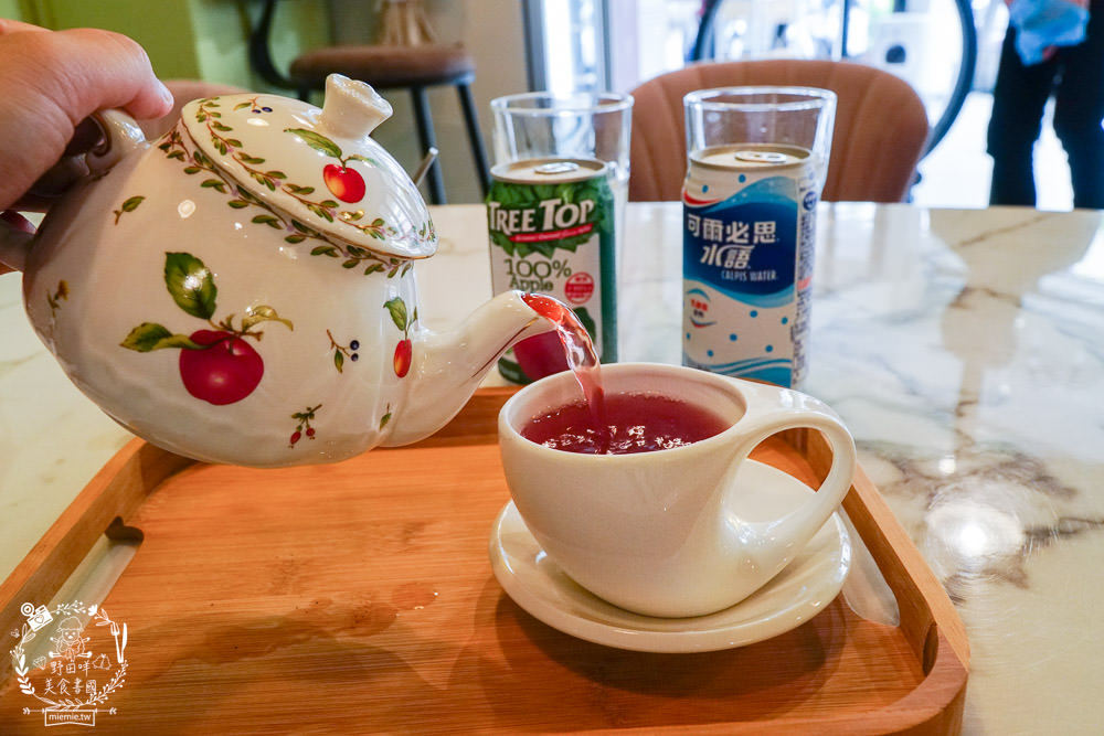 秋樂主義貓咪跑跑咖啡廳Kitty Running|台中超萌Q的貓咪咖啡廳!超多貓咪陪你玩翻天!