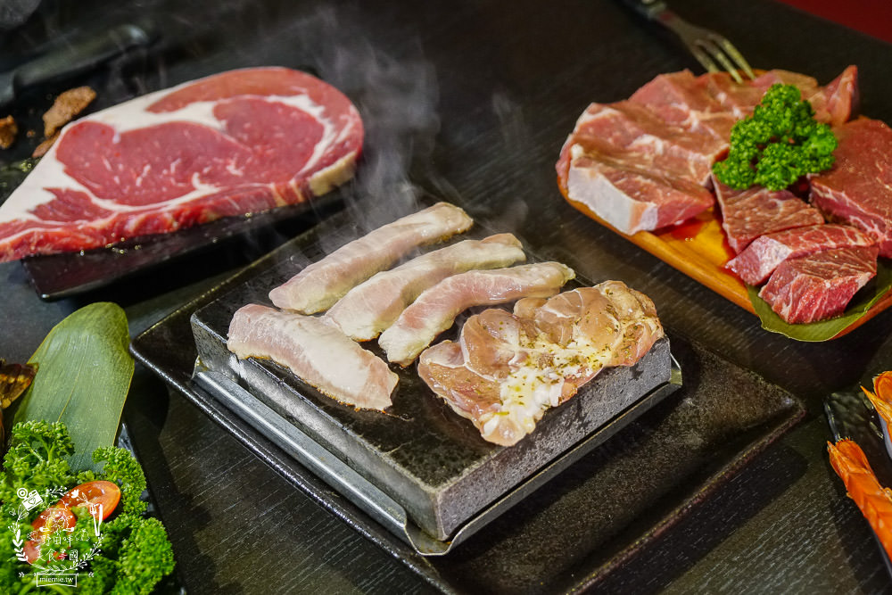 高雄[秘燒-時尚岩燒牛排]在舌尖舞動的牛排!海陸套餐千元有找!